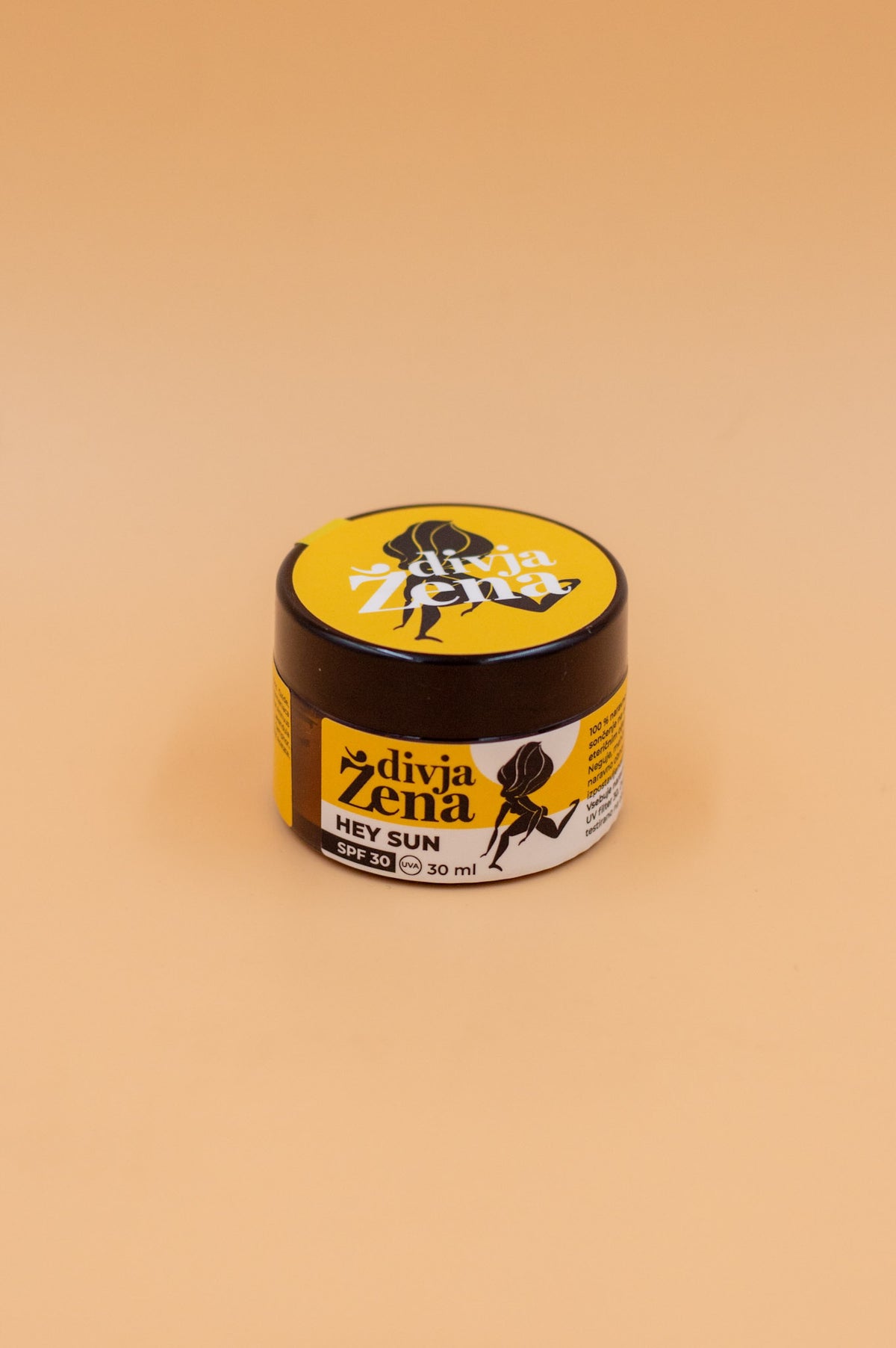 Naravna kozmetika iz govejega loja za zaščito kože dermatološko testirana krema z spf zaščito za obraz in telo | Handcrafted tallow SPF30 balm dermatology tested tallow cosmetics daily spf face cream natural cosmetics Divja Žena